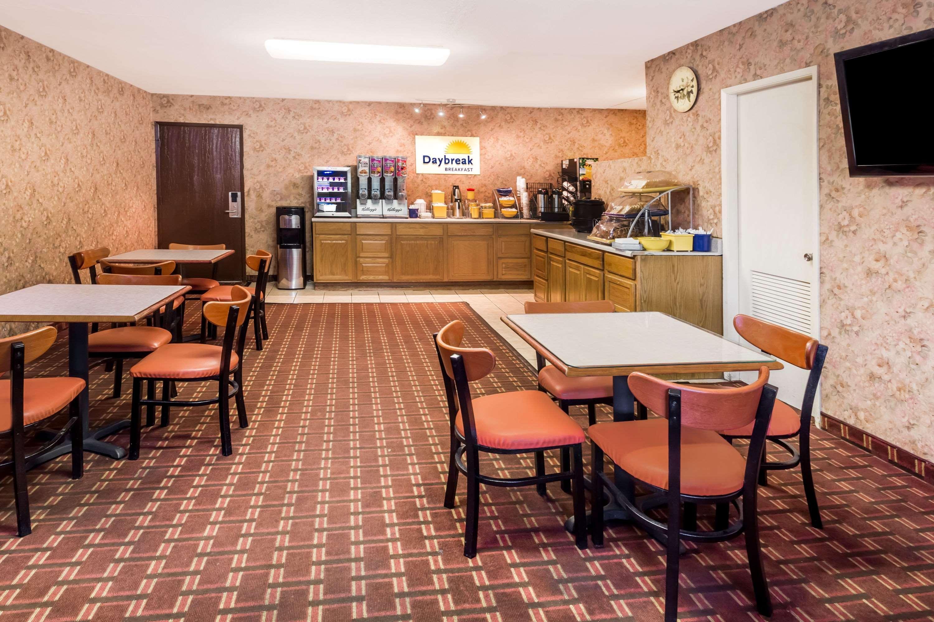 Days Inn & Suites By Wyndham Anaheim At Disneyland Park Ngoại thất bức ảnh