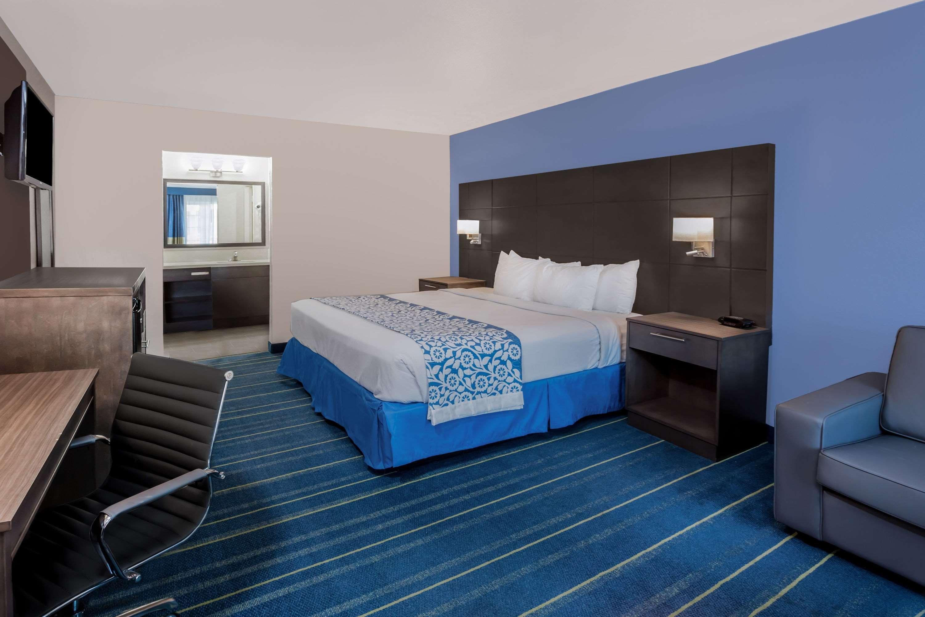 Days Inn & Suites By Wyndham Anaheim At Disneyland Park Ngoại thất bức ảnh