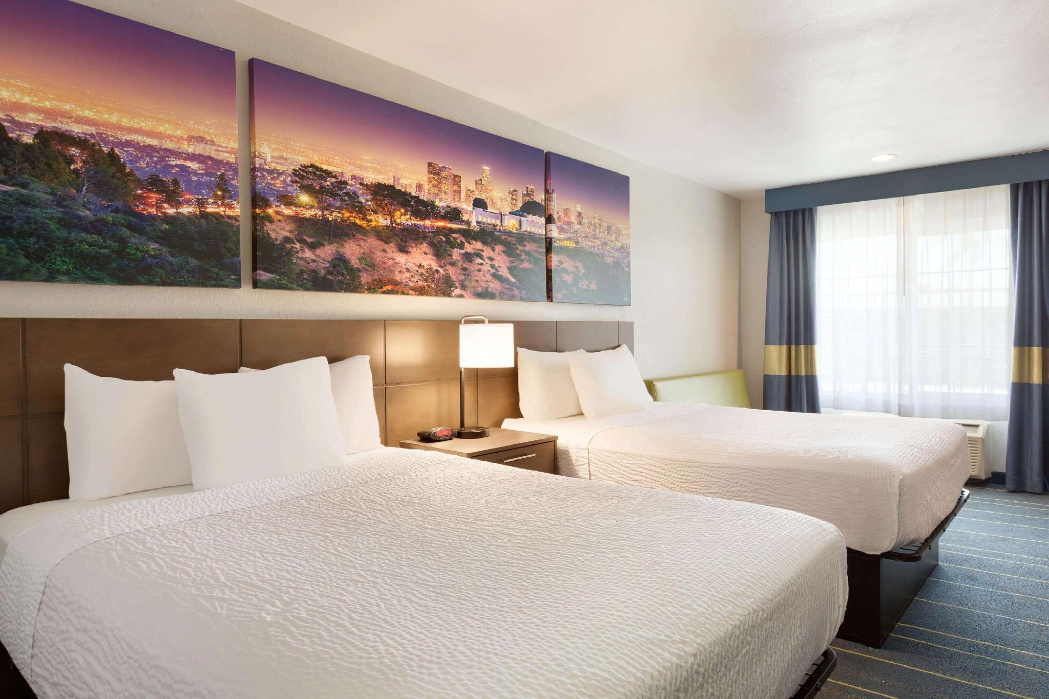 Days Inn & Suites By Wyndham Anaheim At Disneyland Park Ngoại thất bức ảnh
