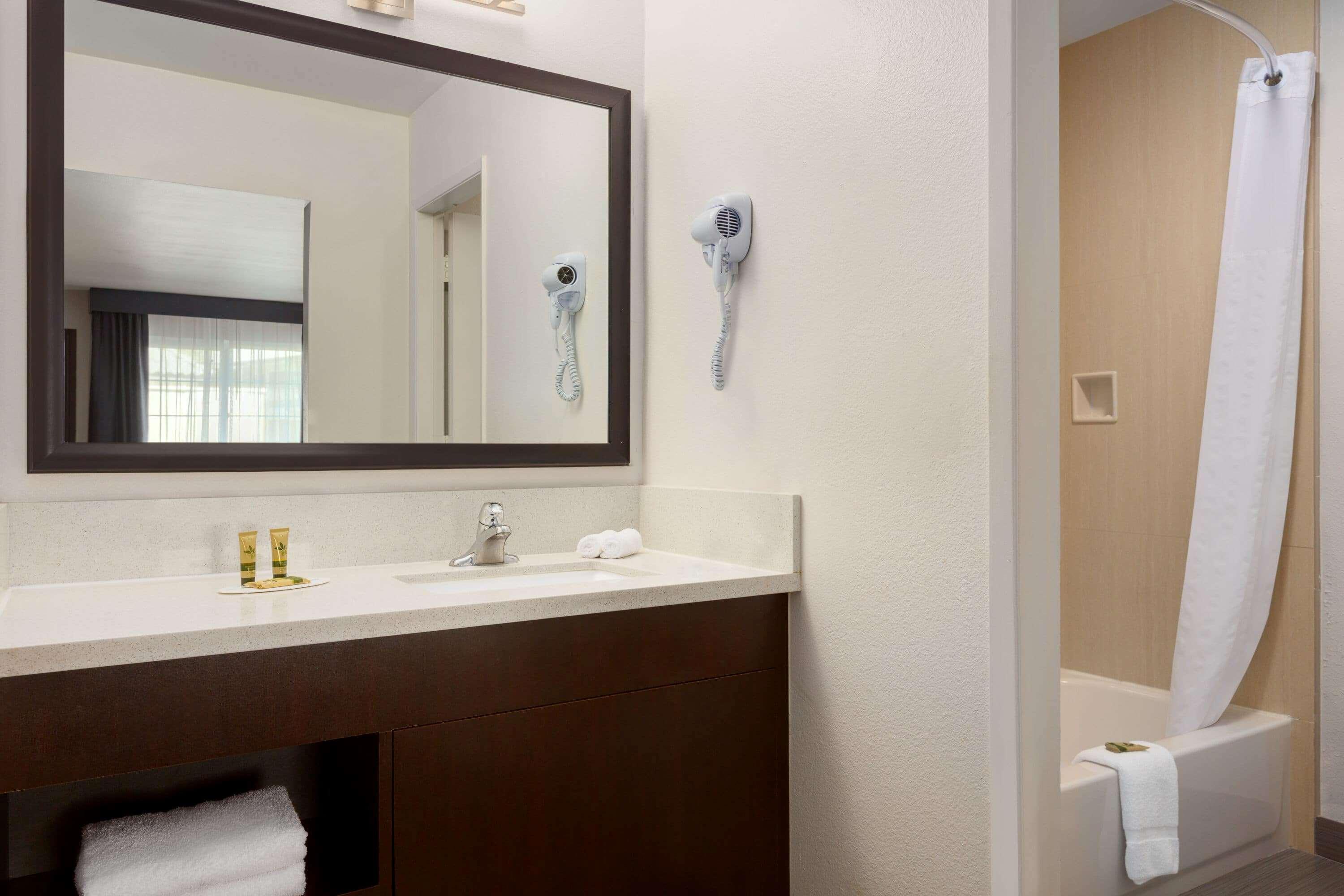 Days Inn & Suites By Wyndham Anaheim At Disneyland Park Ngoại thất bức ảnh