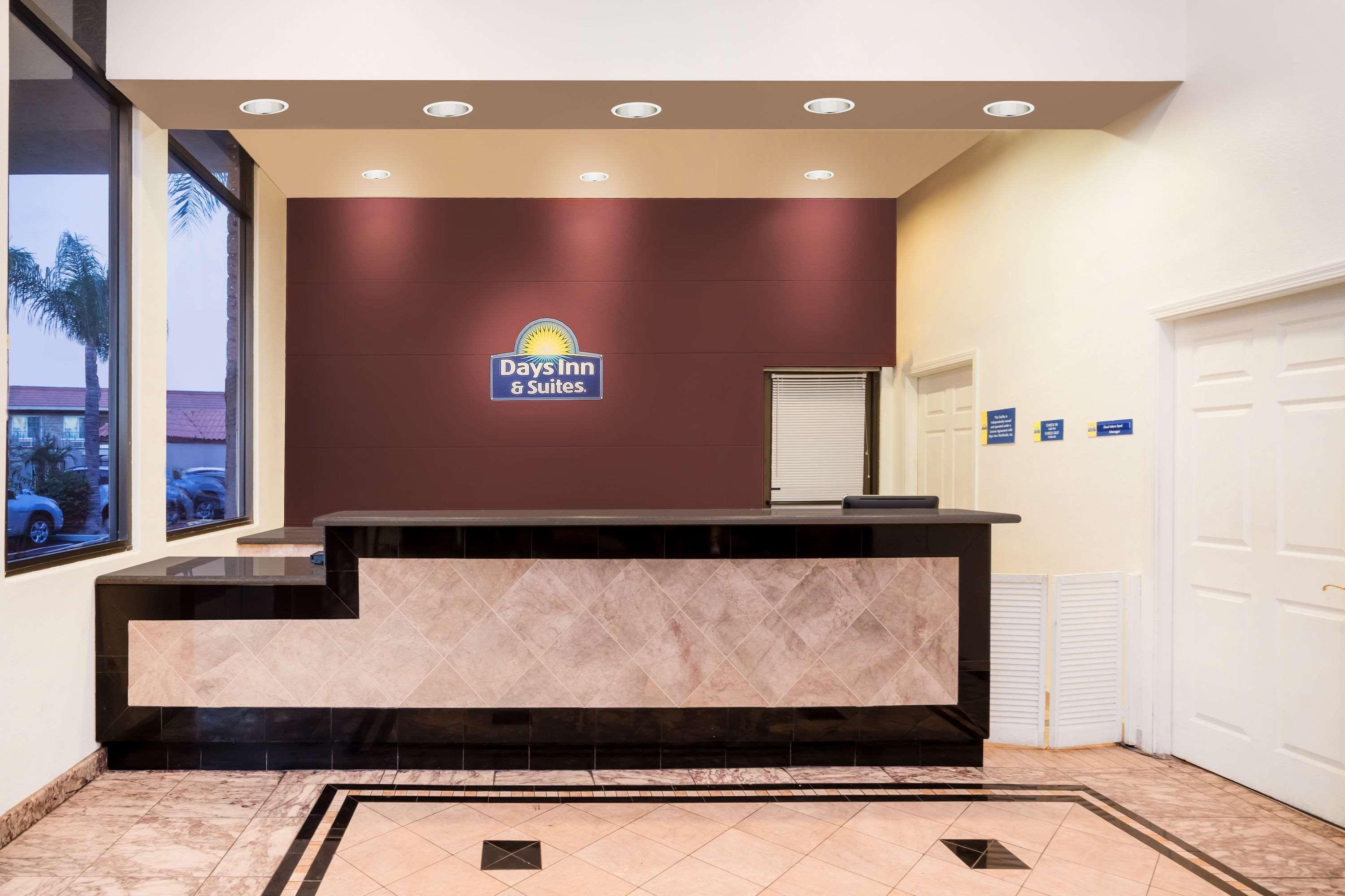 Days Inn & Suites By Wyndham Anaheim At Disneyland Park Ngoại thất bức ảnh