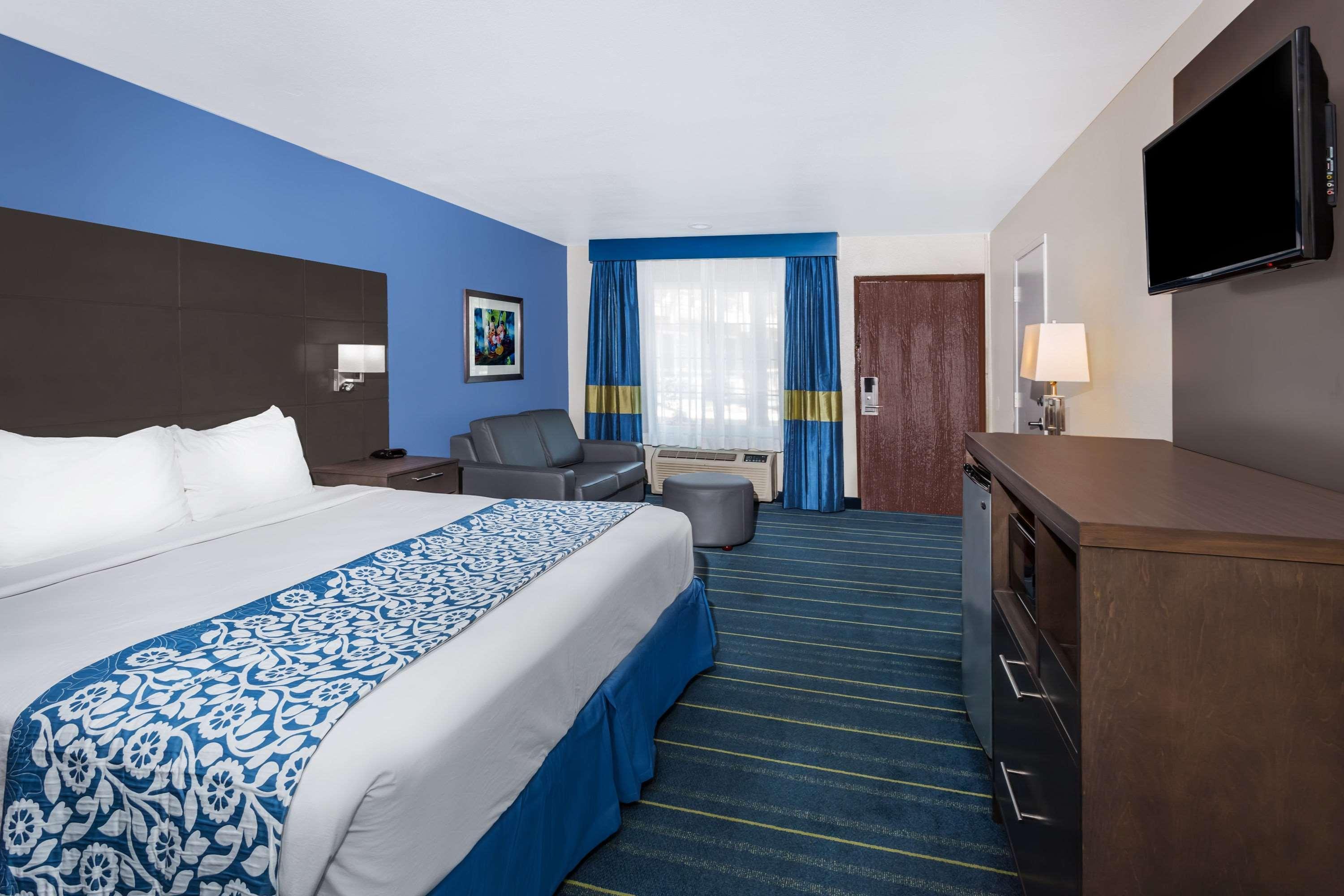 Days Inn & Suites By Wyndham Anaheim At Disneyland Park Ngoại thất bức ảnh
